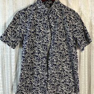 Club Monaco Navy and White Short-Sleeve Printed Button-Down Shirt